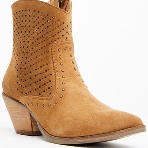NEW Dingo Miss Priss Tan Suede Studded Boots Booties Size 8.5